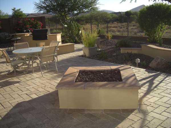 Backyard Landscaping Photos and Ideas