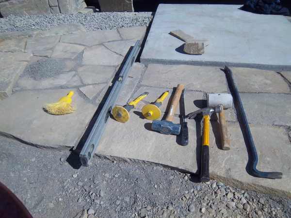 Can You Cut Flagstone With a Chisel