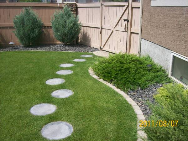 Manufactured stepping stone path walkway that is easy to install but looks good.