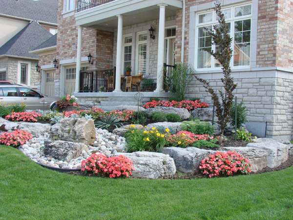 This slight slope was tastefully designed, with a nice balance of large rocks and plants.